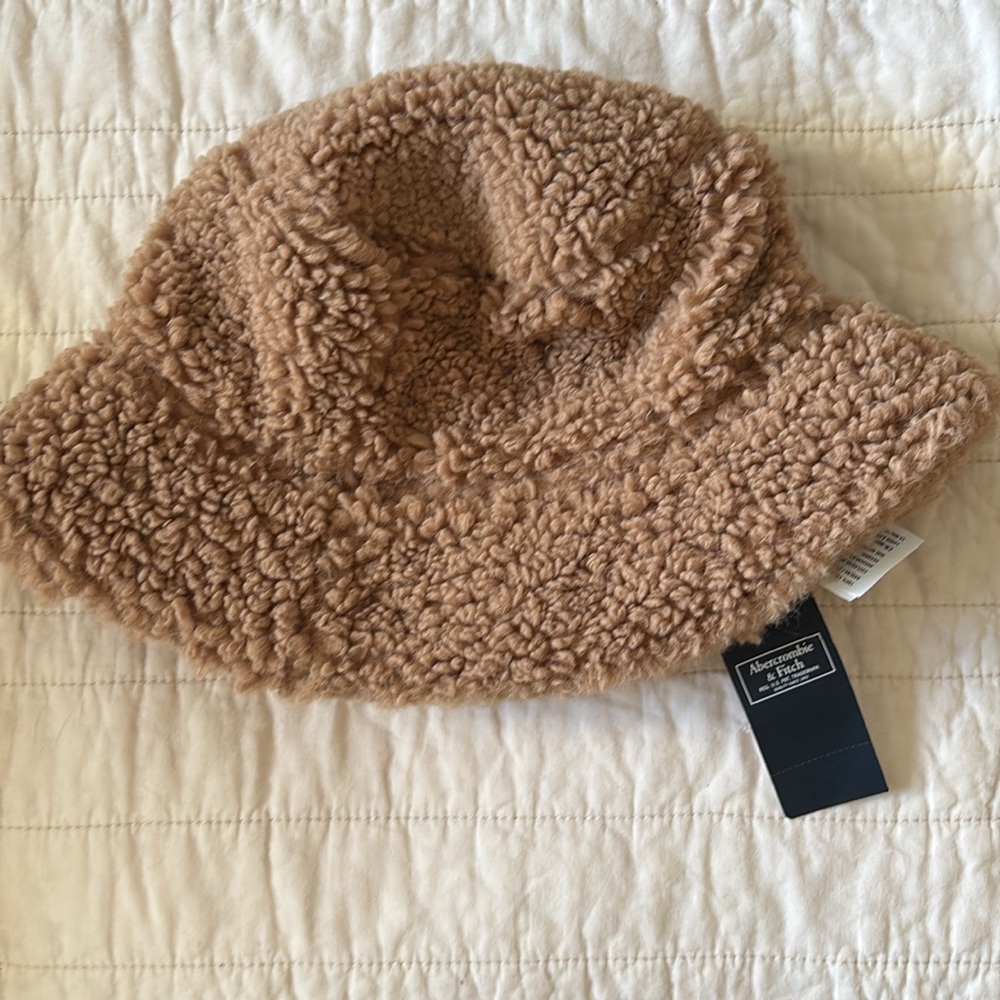NWT Abercrombie Cozy Brown Sherpa Bucket Hat